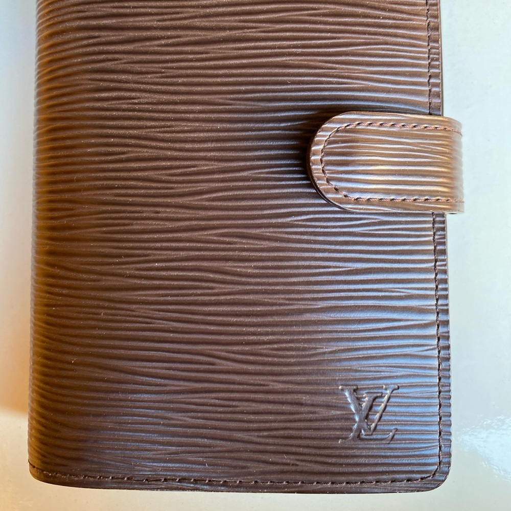 Louis Vuitton 6 ring agenda cover in Epi leather